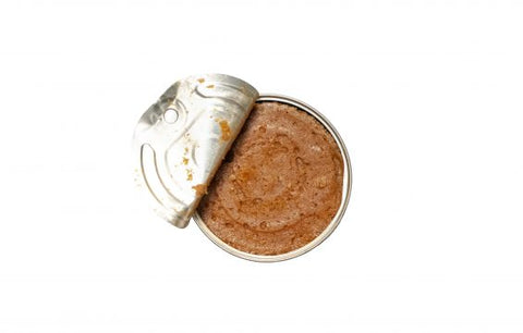 conserve ouverte de pâté de sardine, vue d'en haut